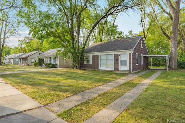 10720 Albany Street, Oak Park, MI 48237