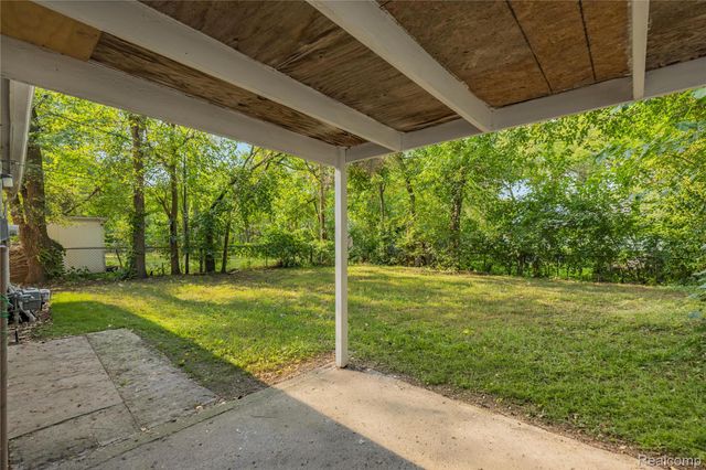 10720 Albany Street, Oak Park, MI 48237