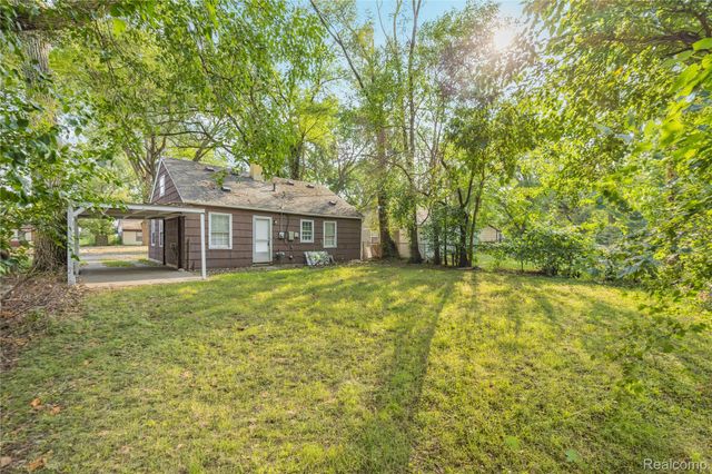 10720 Albany Street, Oak Park, MI 48237