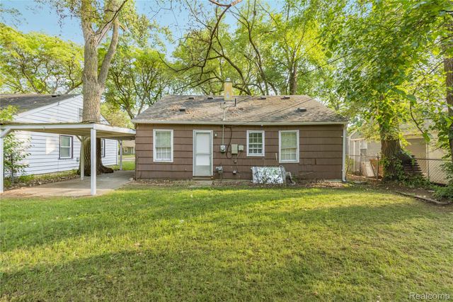 10720 Albany Street, Oak Park, MI 48237