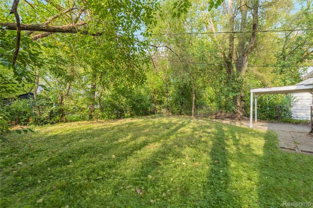 10720 Albany Street, Oak Park, MI 48237