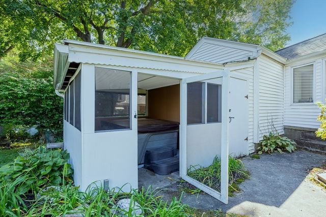 1 Lexington St, South Hadley, MA 01075