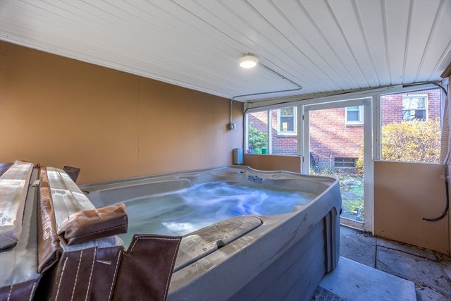 1 Lexington St, South Hadley, MA 01075