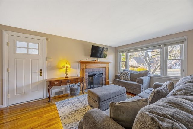 1 Lexington St, South Hadley, MA 01075