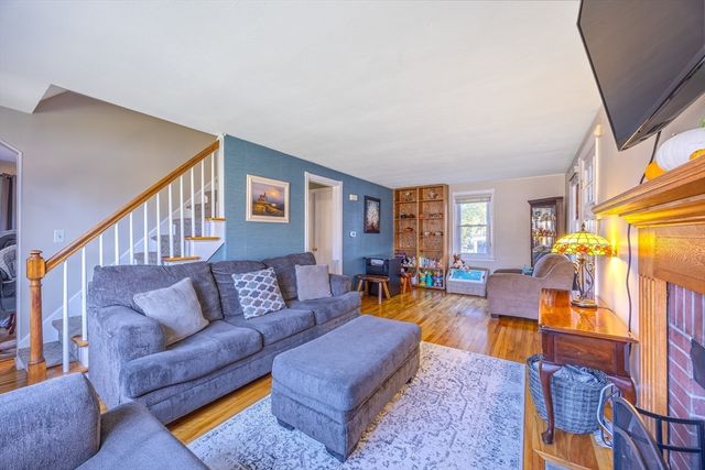 1 Lexington St, South Hadley, MA 01075