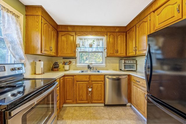 1 Lexington St, South Hadley, MA 01075