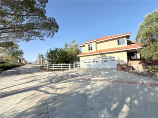 32080 Avenida Donari, Agua Dulce, CA 91390