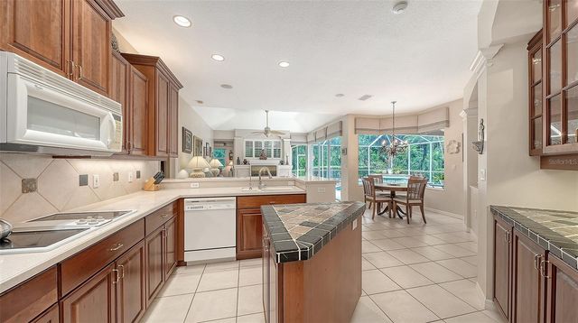 4727 CARRINGTON CIRCLE, Sarasota, FL 34243