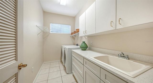 4727 CARRINGTON CIRCLE, Sarasota, FL 34243