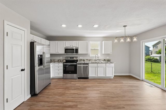 6540 SE Sundancer Swing, Pleasant Hill, IA 50327