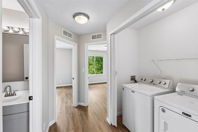 6540 SE Sundancer Swing, Pleasant Hill, IA 50327