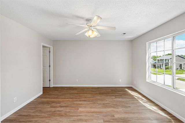 6540 SE Sundancer Swing, Pleasant Hill, IA 50327