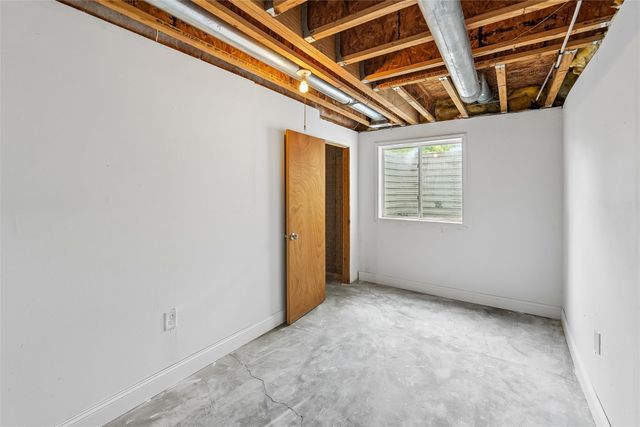 6540 SE Sundancer Swing, Pleasant Hill, IA 50327