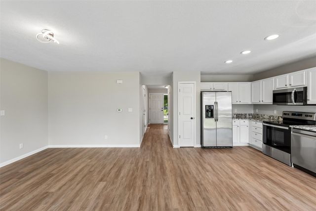 6540 SE Sundancer Swing, Pleasant Hill, IA 50327