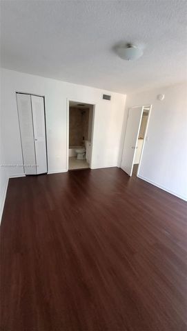 6995 NW 186th St E301, Hialeah, FL 33015