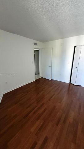 6995 NW 186th St E301, Hialeah, FL 33015