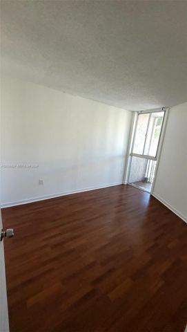 6995 NW 186th St E301, Hialeah, FL 33015