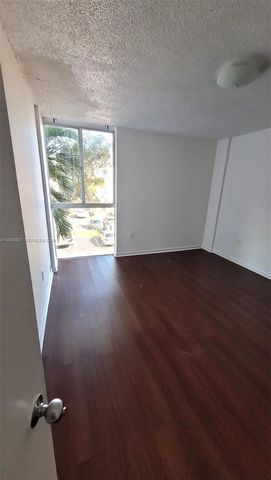 6995 NW 186th St E301, Hialeah, FL 33015