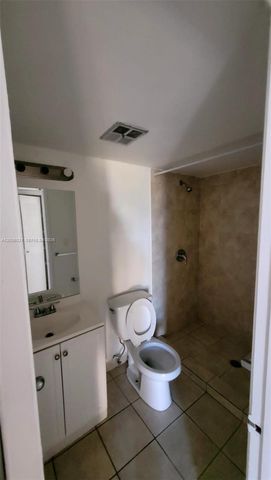 6995 NW 186th St E301, Hialeah, FL 33015