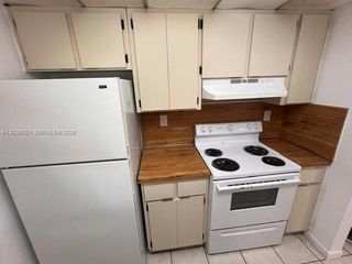6995 NW 186th St E301, Hialeah, FL 33015