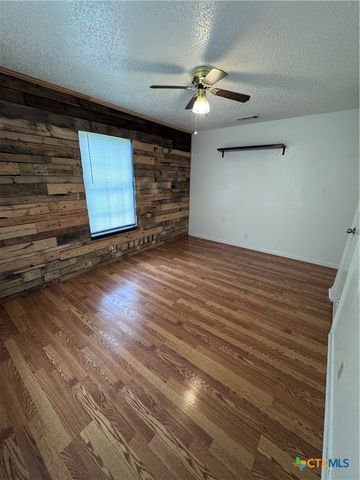 1301 N 10th Street, Temple, TX 76501