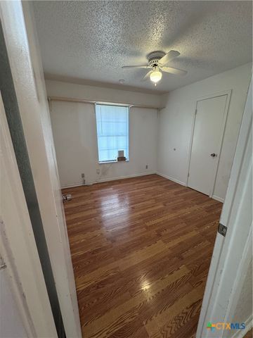 1301 N 10th Street, Temple, TX 76501