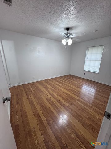 1301 N 10th Street, Temple, TX 76501