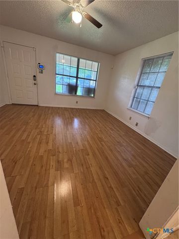 1301 N 10th Street, Temple, TX 76501