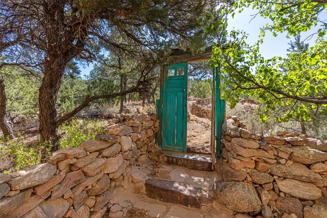 51 Coyote Mountain Road, Santa Fe, NM 87505