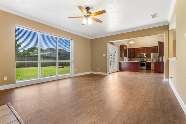 10310 Little Oak Drive, Baytown, TX 77523