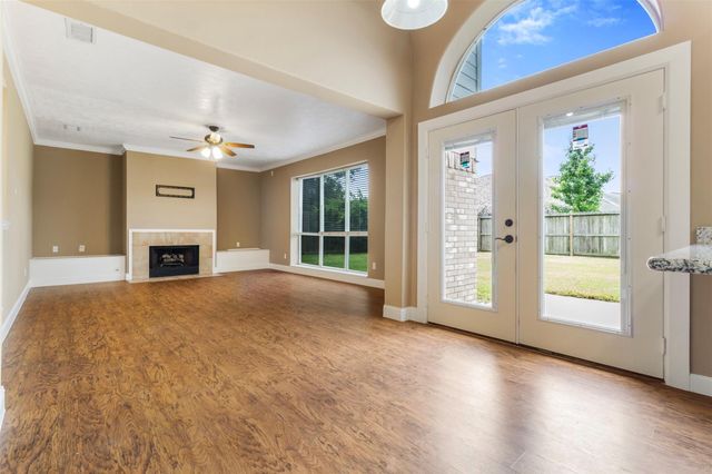 10310 Little Oak Drive, Baytown, TX 77523