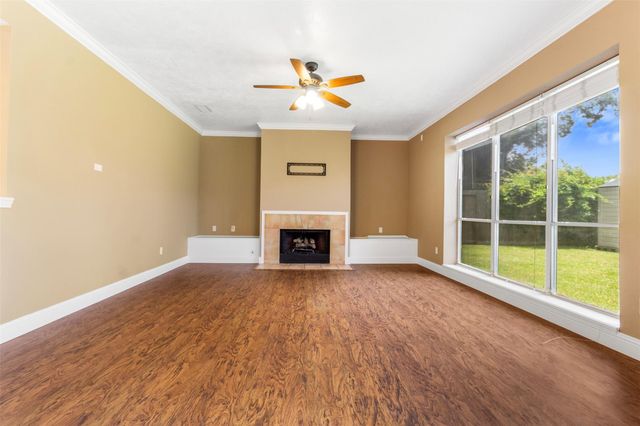 10310 Little Oak Drive, Baytown, TX 77523