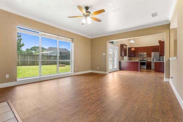 10310 Little Oak Drive, Baytown, TX 77523