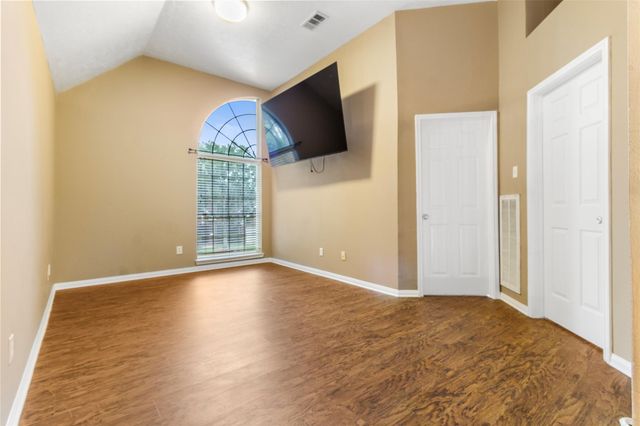 10310 Little Oak Drive, Baytown, TX 77523