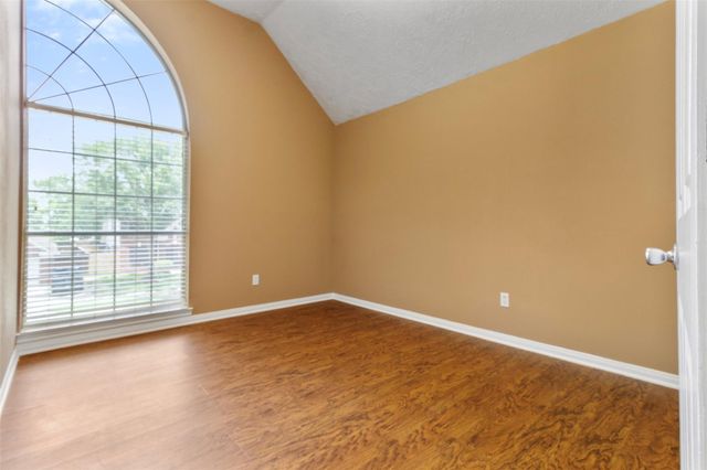 10310 Little Oak Drive, Baytown, TX 77523