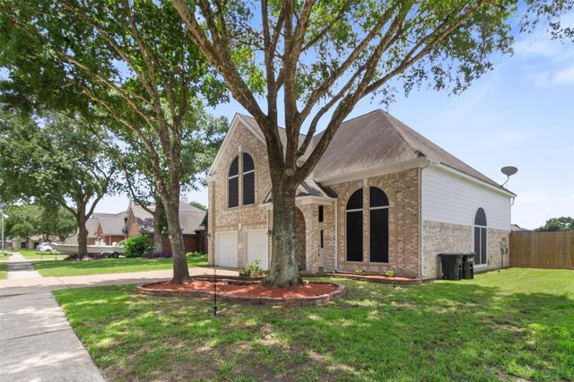 10310 Little Oak Drive, Baytown, TX 77523