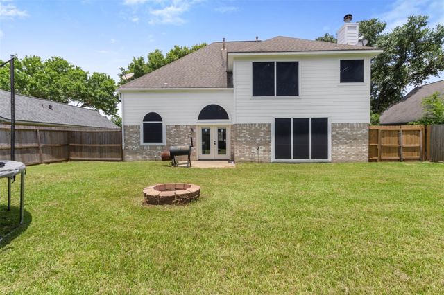 10310 Little Oak Drive, Baytown, TX 77523