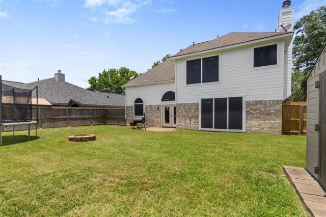 10310 Little Oak Drive, Baytown, TX 77523