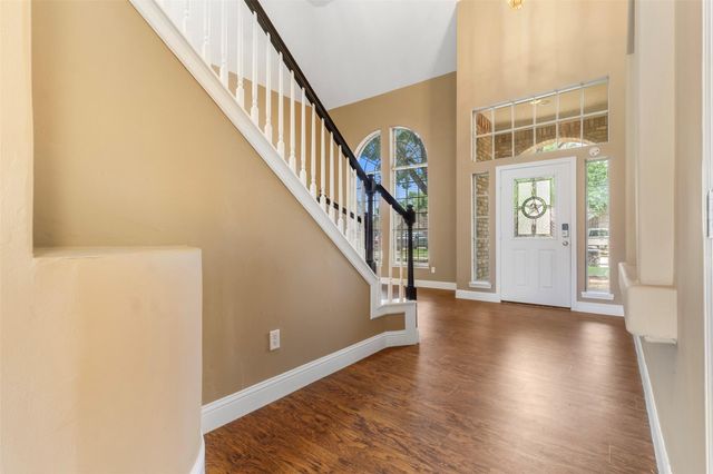 10310 Little Oak Drive, Baytown, TX 77523