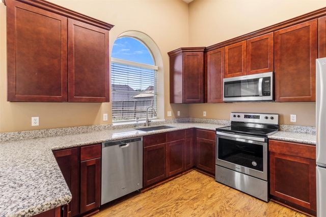 10310 Little Oak Drive, Baytown, TX 77523