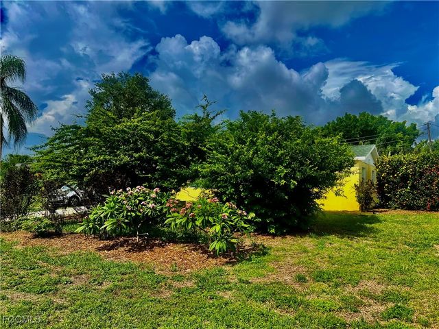 118 Alcala AVE, Lehigh Acres, FL 33936