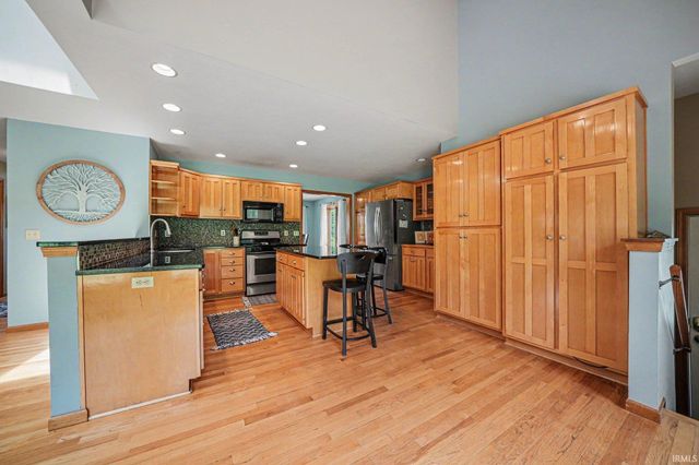 20608 Johnson Road, South Bend, IN 46614
