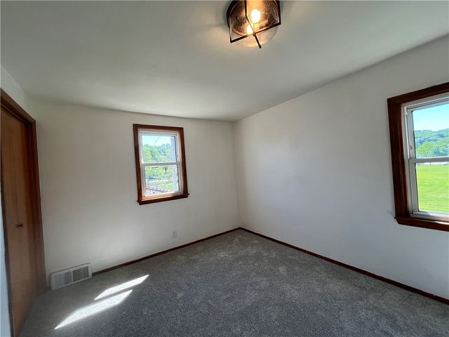 2116 Barnsdale Ave, Mckeesport, PA 15132