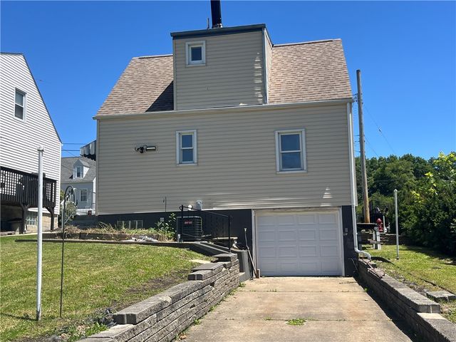 2116 Barnsdale Ave, Mckeesport, PA 15132