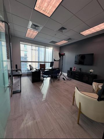 175 SW 7th St 2204, Miami, FL 33130