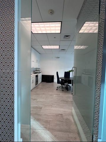 175 SW 7th St 2204, Miami, FL 33130