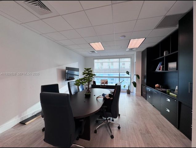 175 SW 7th St 2204, Miami, FL 33130