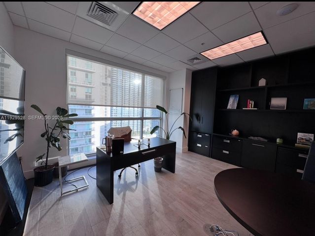 175 SW 7th St 2204, Miami, FL 33130