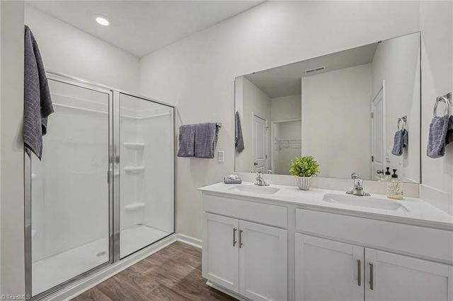 620 Hickory Point Drive, Lexington, NC 27292