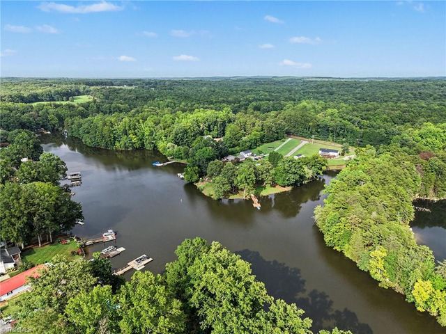 620 Hickory Point Drive, Lexington, NC 27292